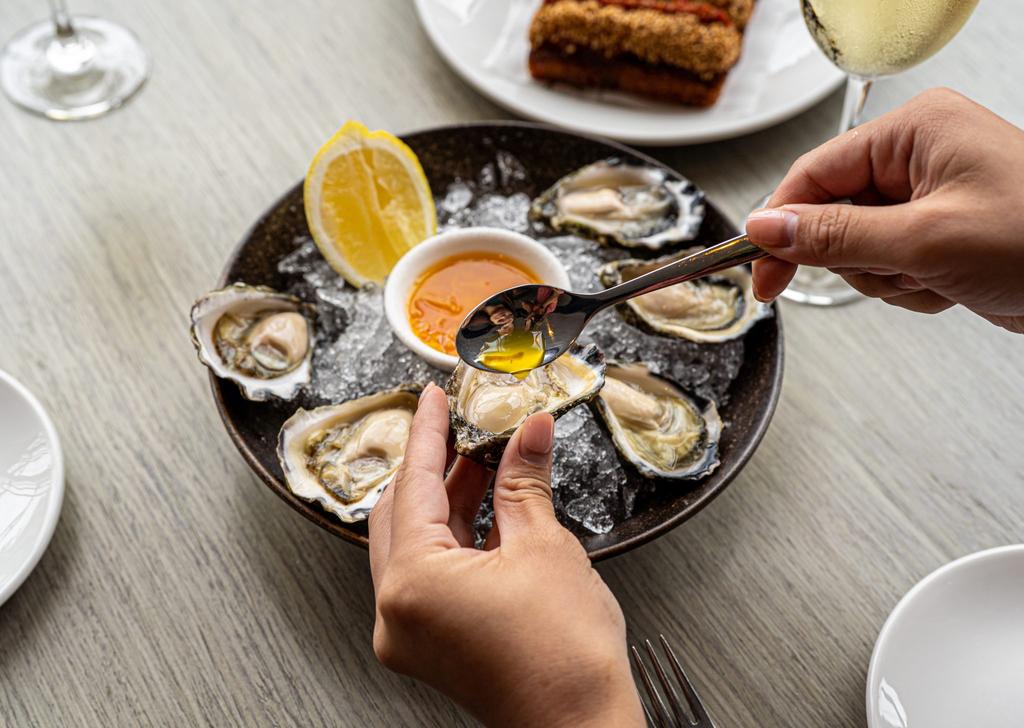 How to Serve and Eat Raw Oysters at Home The Star Moments